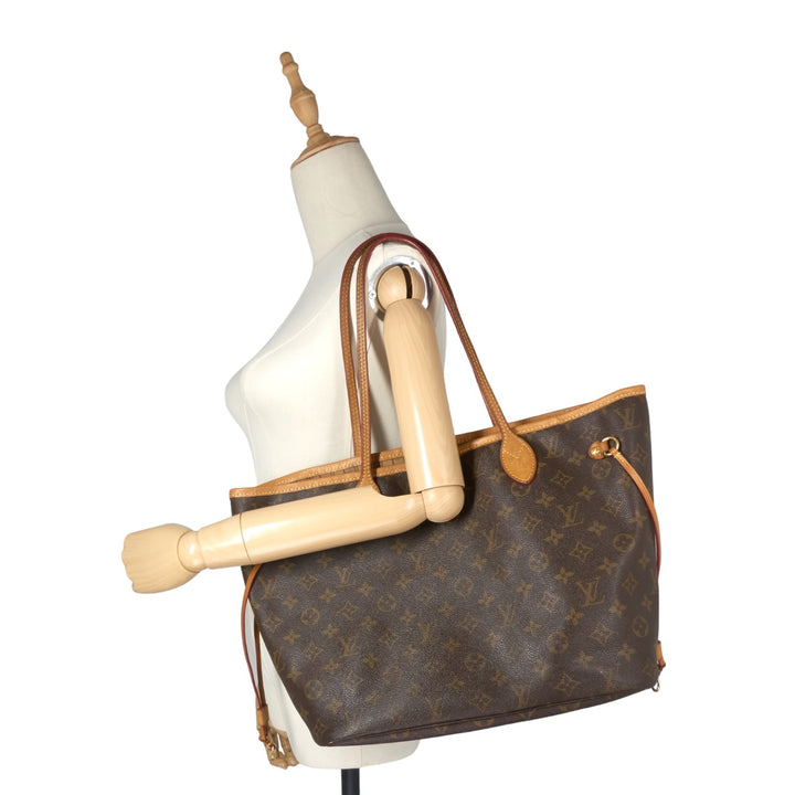 Neverfull MM Monogram Canvas Tote Bag