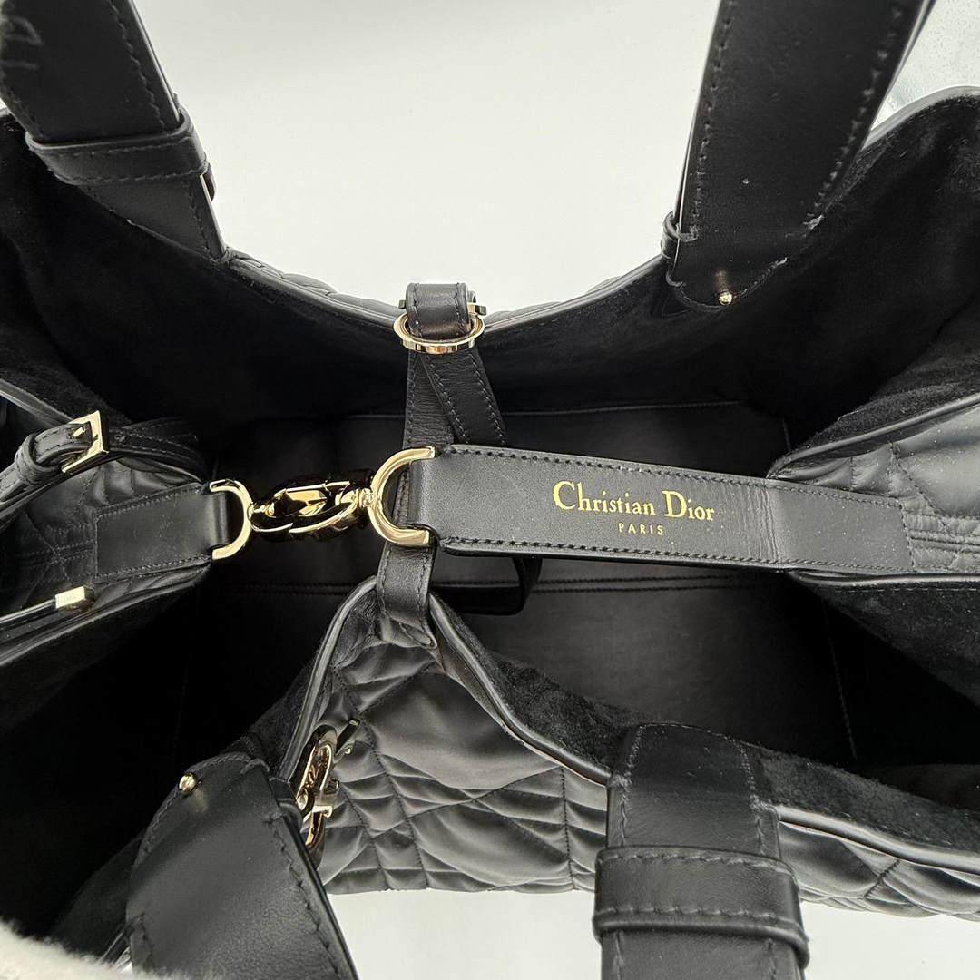 Always Large Macrocannage Calfskin Leather Bag