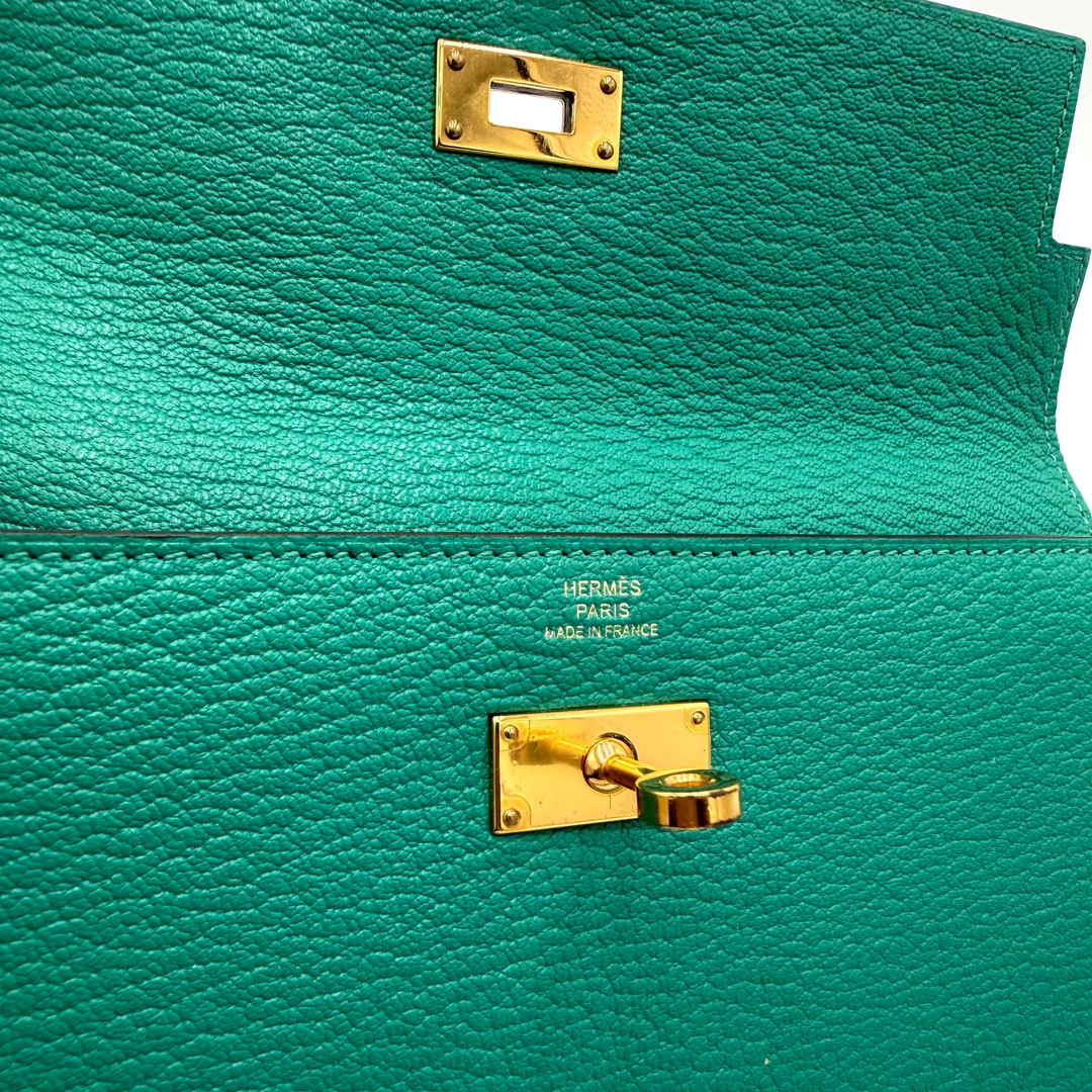 Kelly Epsom Wallet in Vert Jade