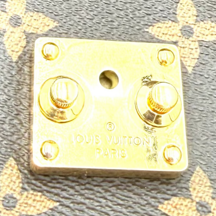 Pochette Métis Monogram Canvas Shoulder Bag