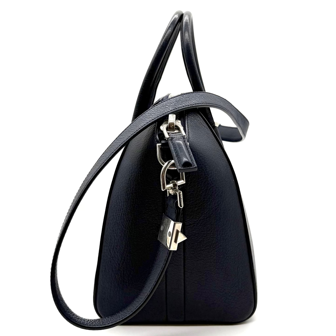 Antigona Medium Calfskin Leather Bag