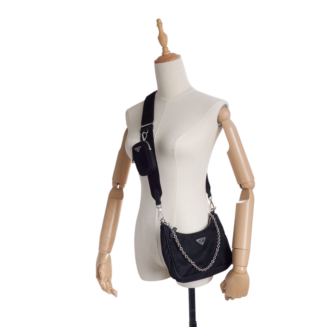 Re-Edition 2000 Nylon Shoulder Bag
