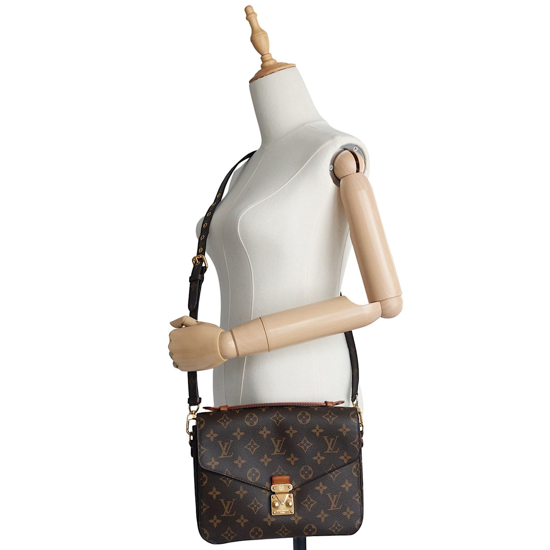 Pochette Métis Monogram Canvas Shoulder Bag