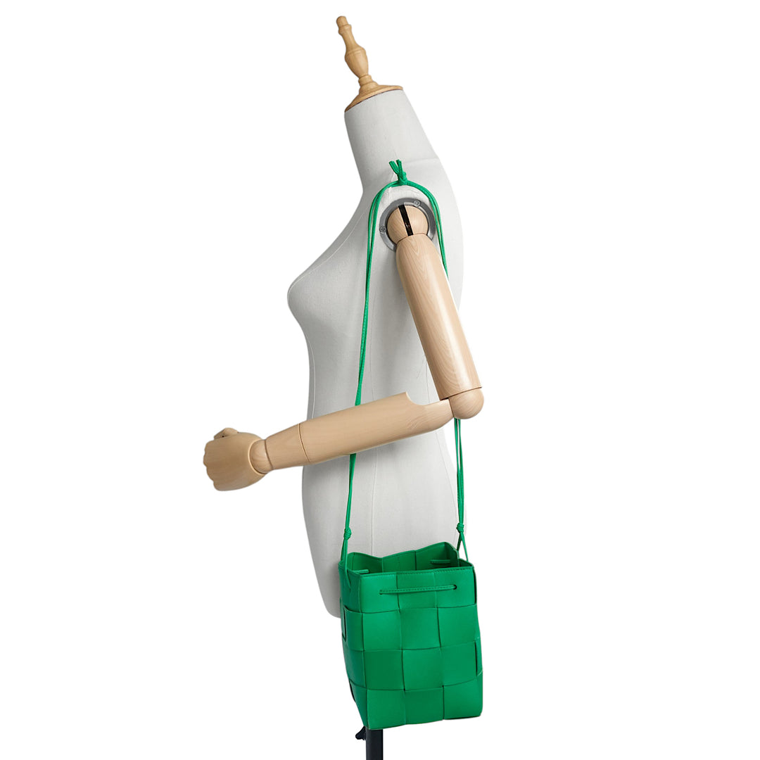 Cassette Small Nappa Maxi Intrecciato Bucket Bag