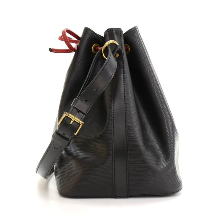 petit noe black epi leather bag