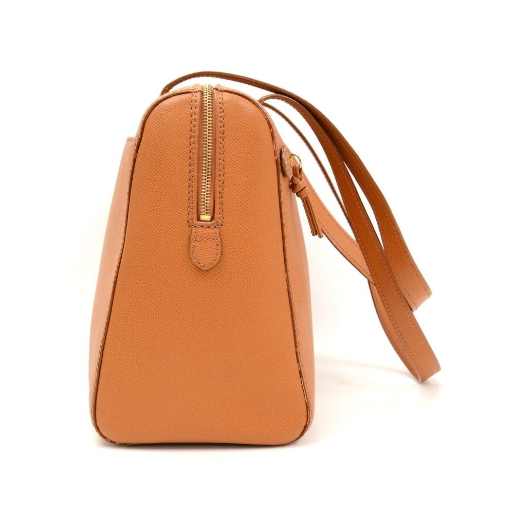 large caviar leather shoulder bag