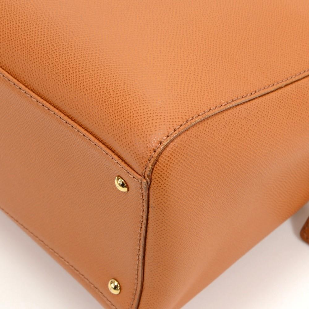 large caviar leather shoulder bag