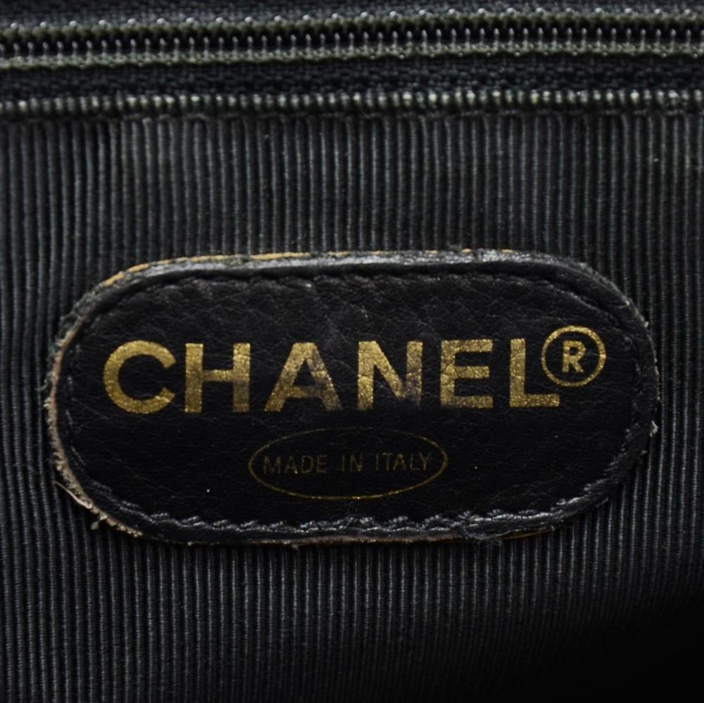 12" caviar shoulder bag