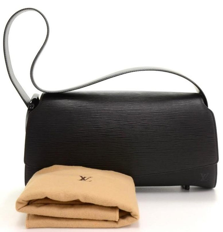 nocturne gm black epi leather bag