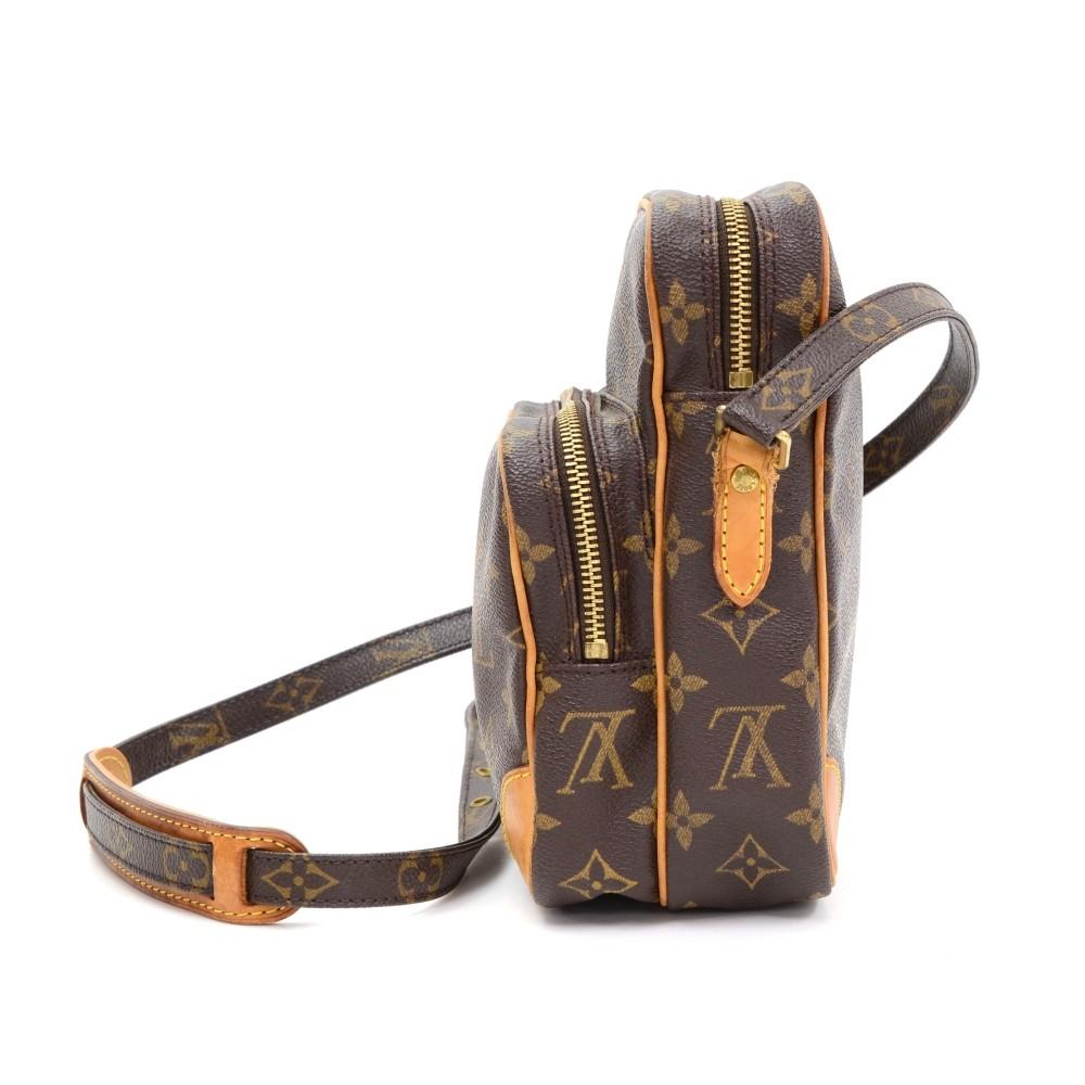 amazone monogram canvas messenger bag