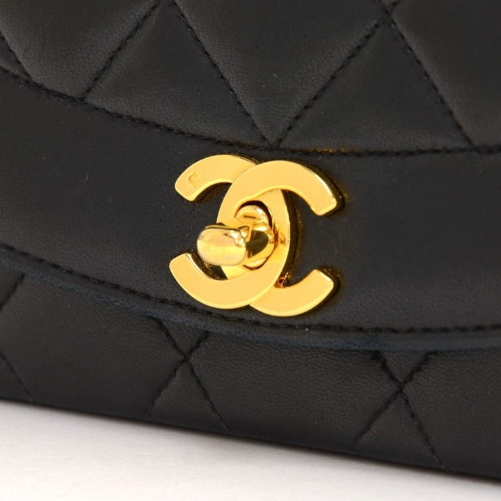 9" diana quilted lambskin leather classic flap shoulder bag