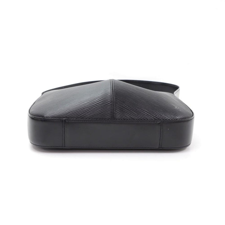 epi leather reverie shoulder bag