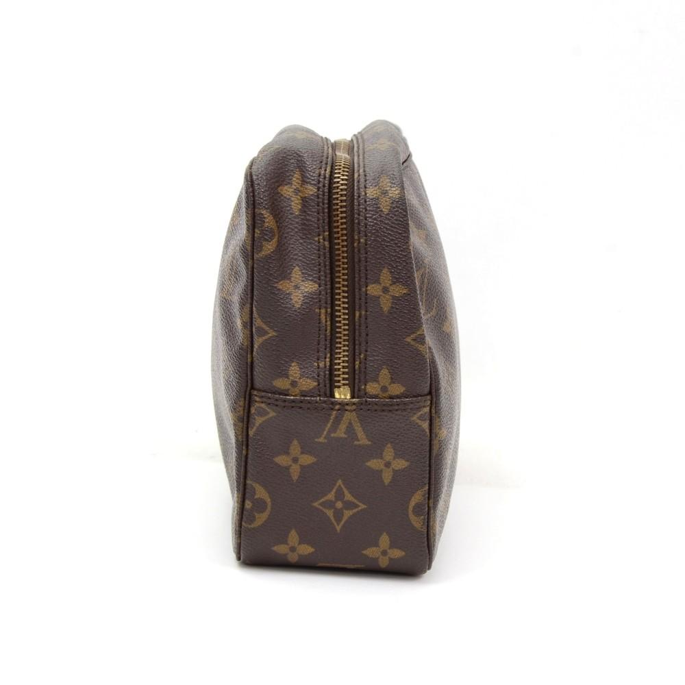 trousse toilette 28 monogram canvas cosmetic pouch