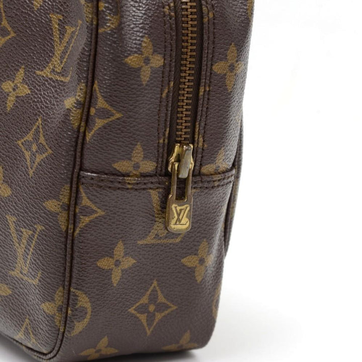 trousse toilette 28 monogram canvas cosmetic pouch