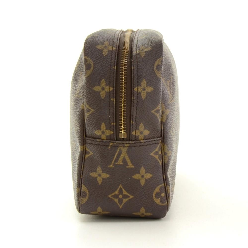 trousse toilette 28 monogram canvas cosmetic pouch