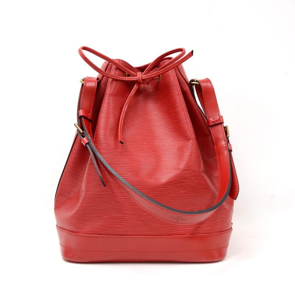 noe large epi leather shoulder bag