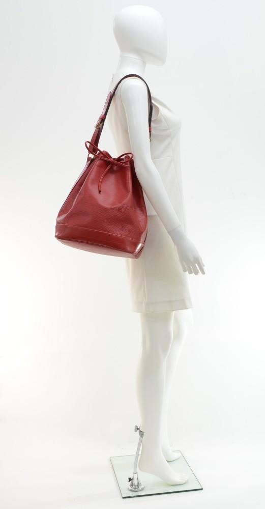 noe large epi leather shoulder bag