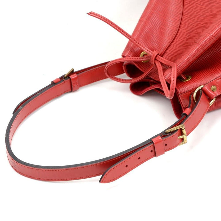 noe large epi leather shoulder bag