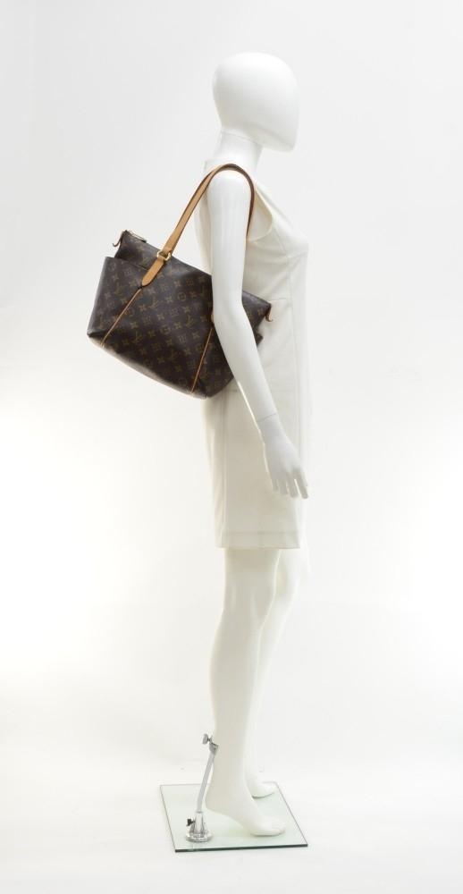 totally pm monogram canvas shoulder handbag
