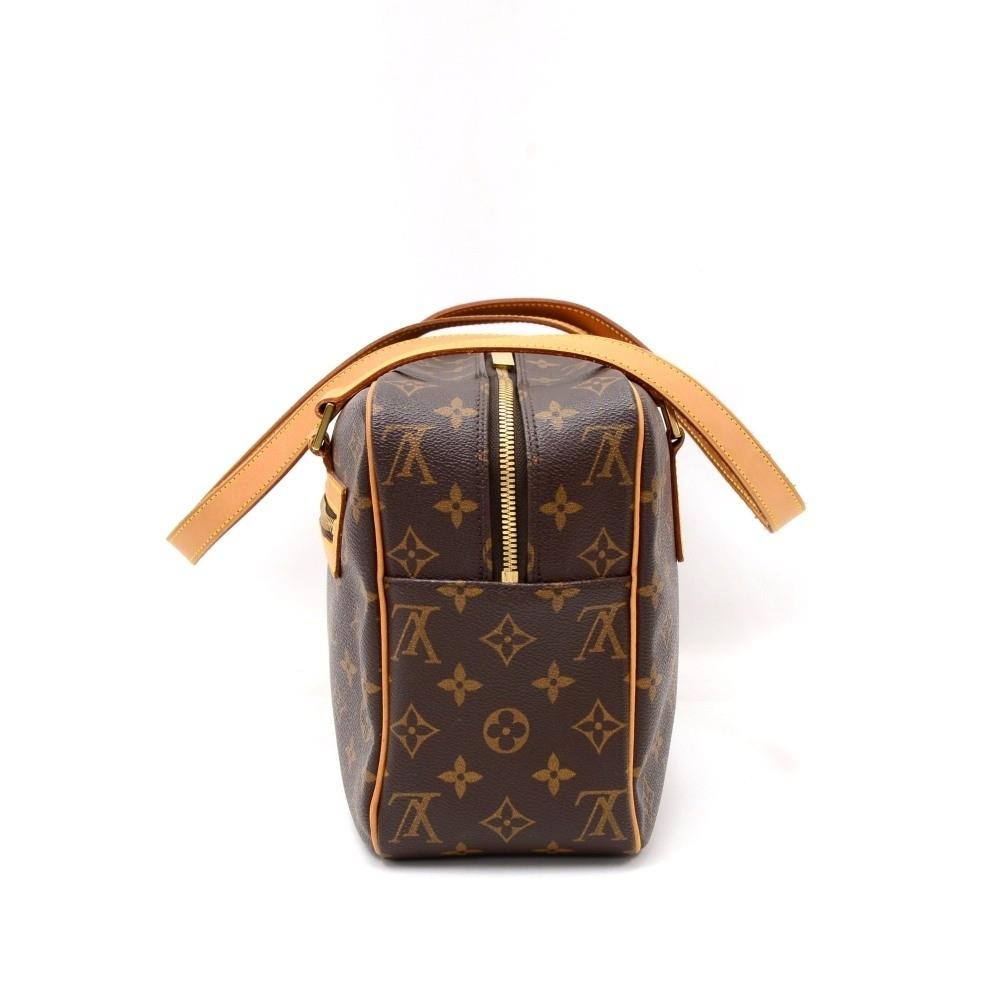 cite gm monogram canvas shoulder bag