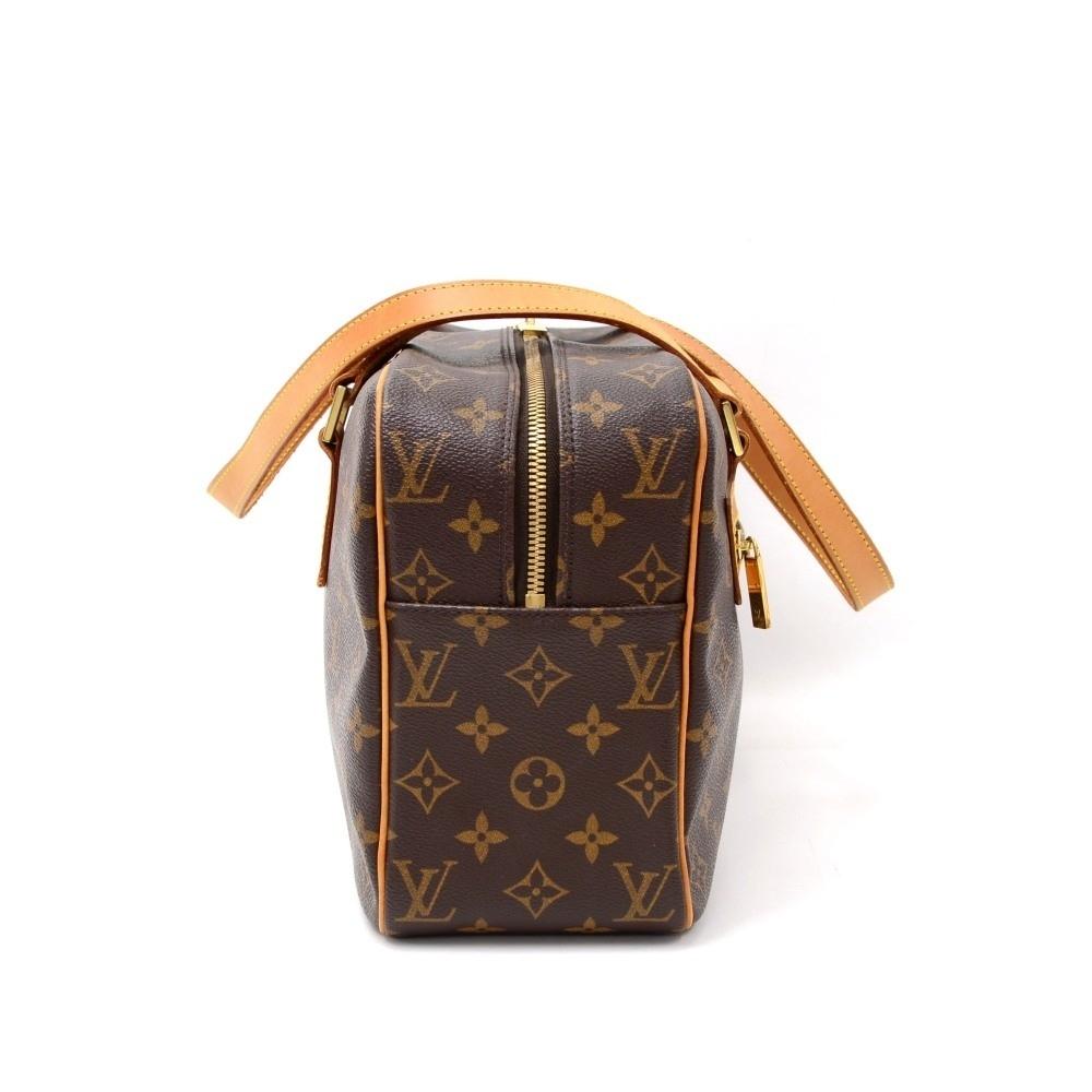 cite gm monogram canvas shoulder bag