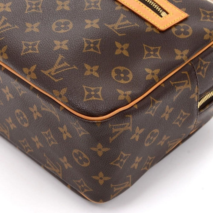 cite gm monogram canvas shoulder bag