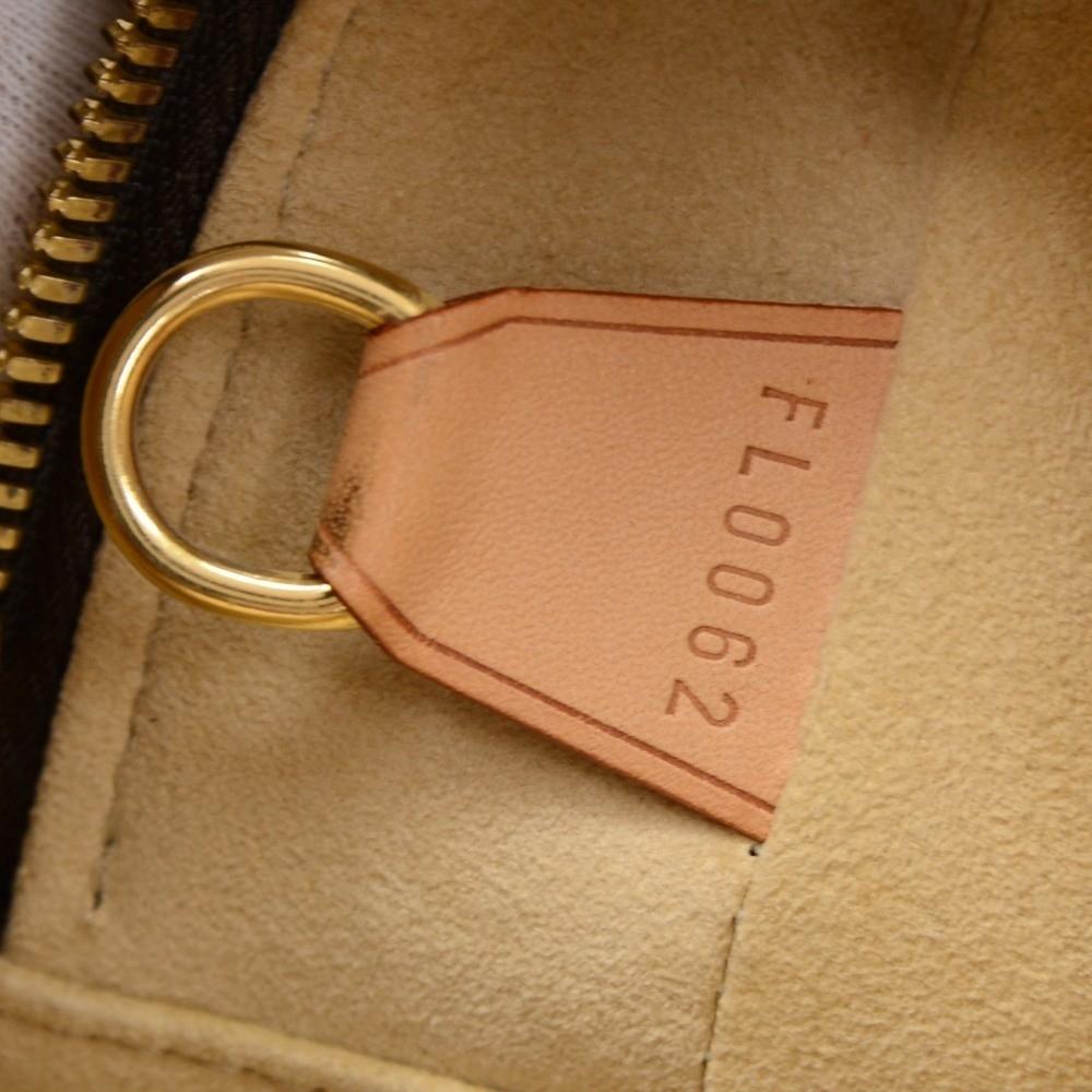 cite gm monogram canvas shoulder bag