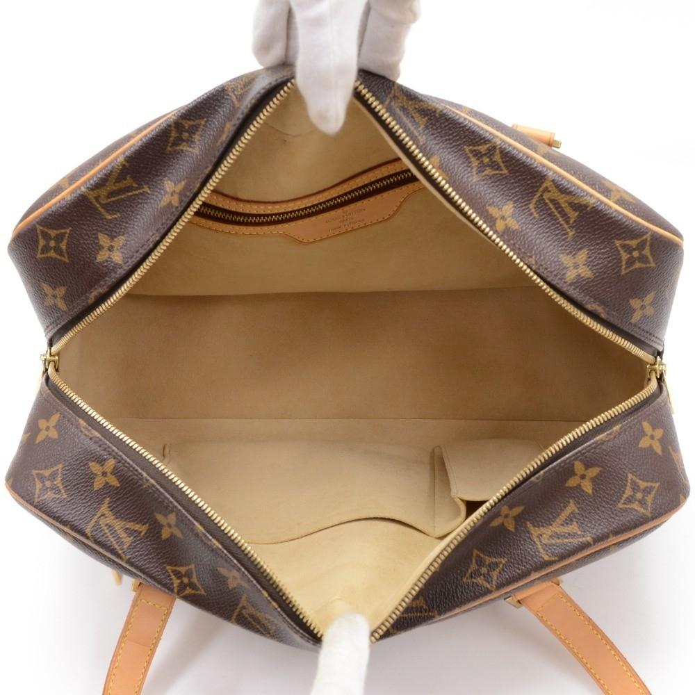 cite gm monogram canvas shoulder bag