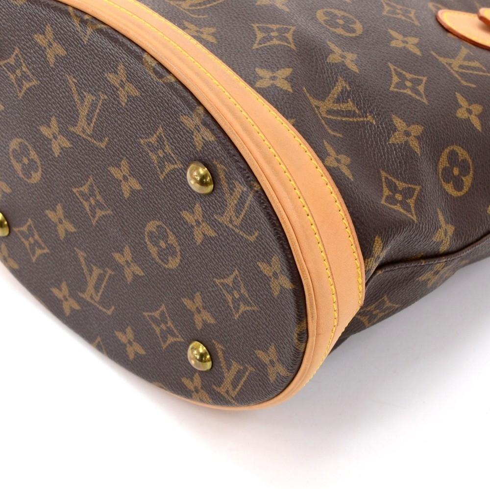 bucket pm monogram canvas shoulder bag