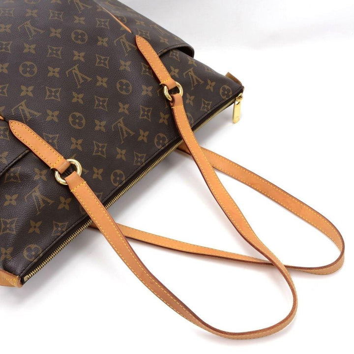 totally mm monogram canvas shoulder bag