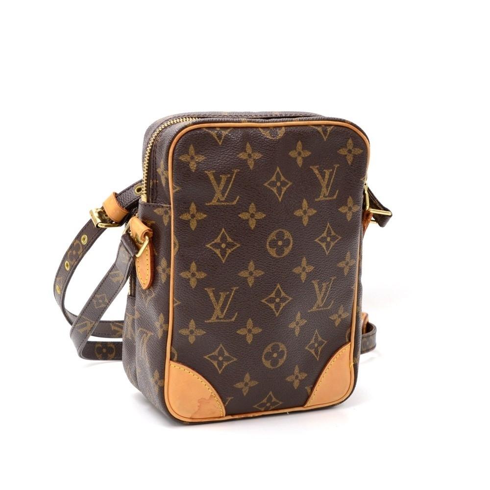 amazone monogram canvas messenger bag