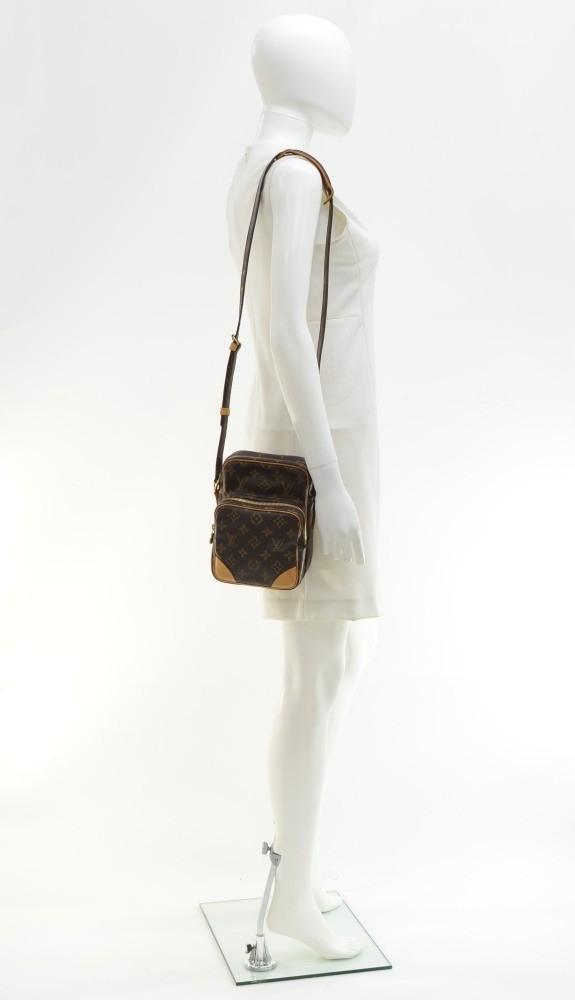 amazone monogram canvas messenger bag