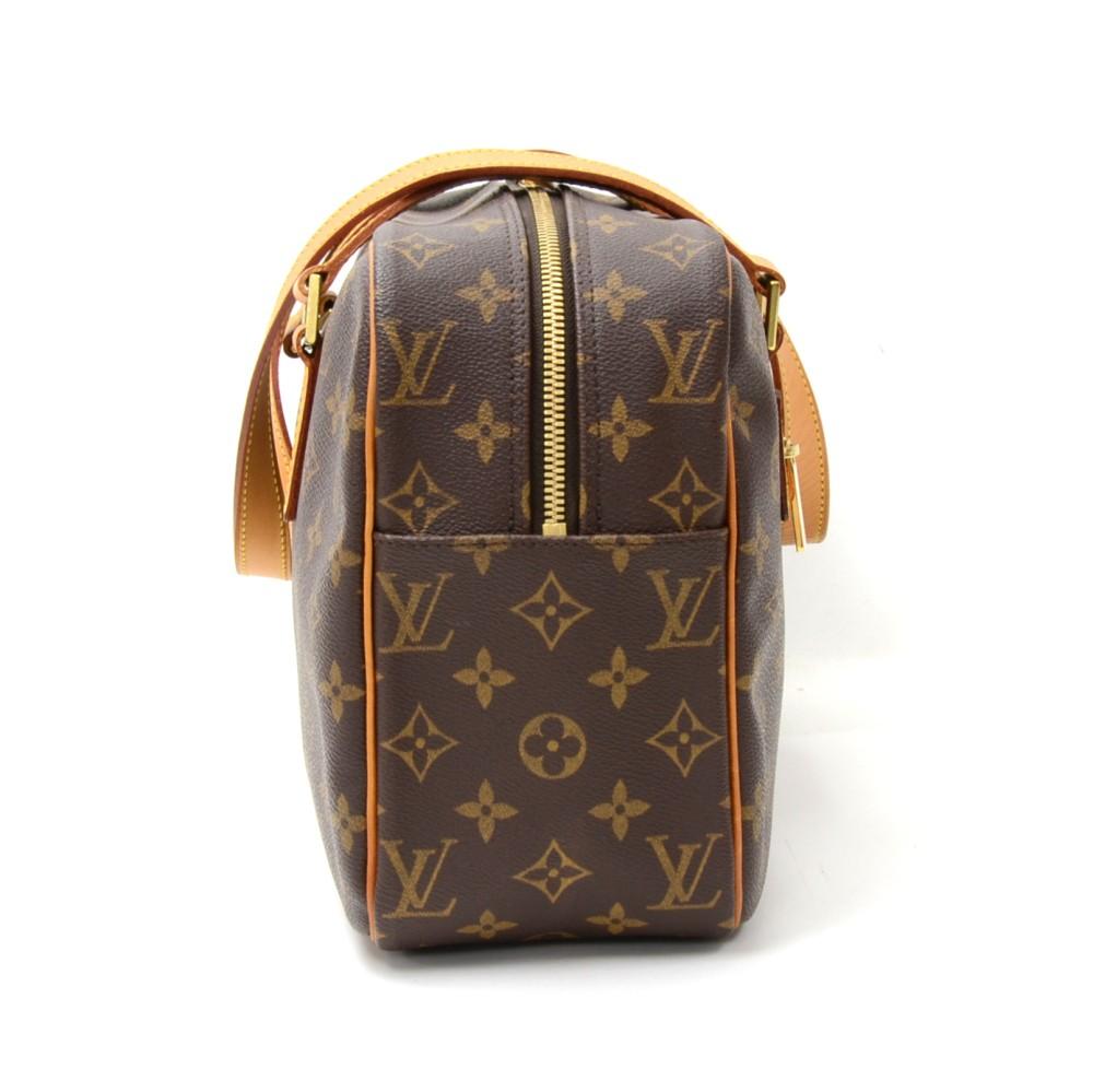 cite gm monogram canvas shoulder bag