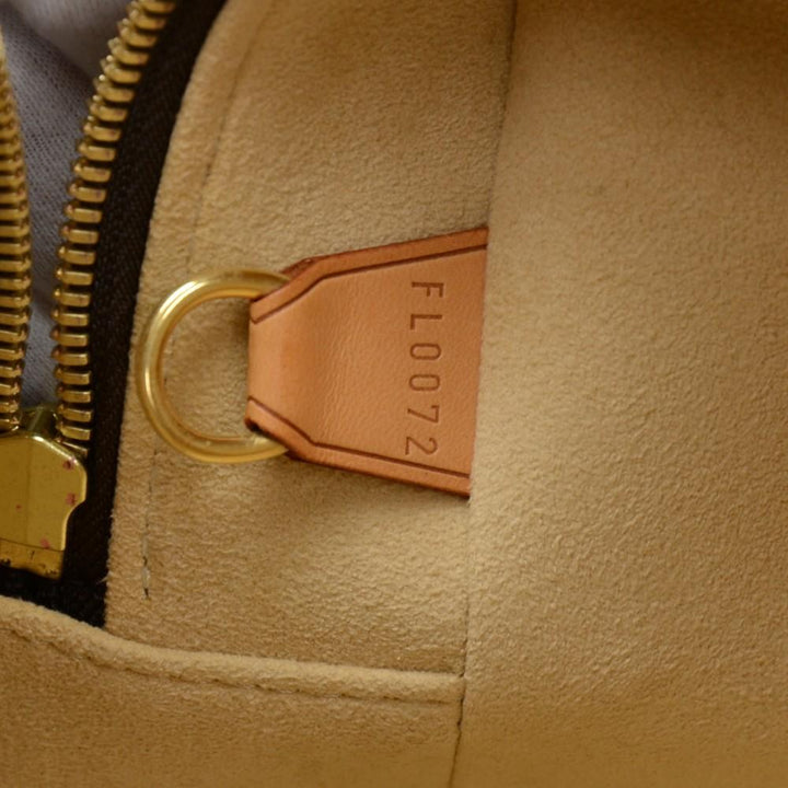 cite gm monogram canvas shoulder bag