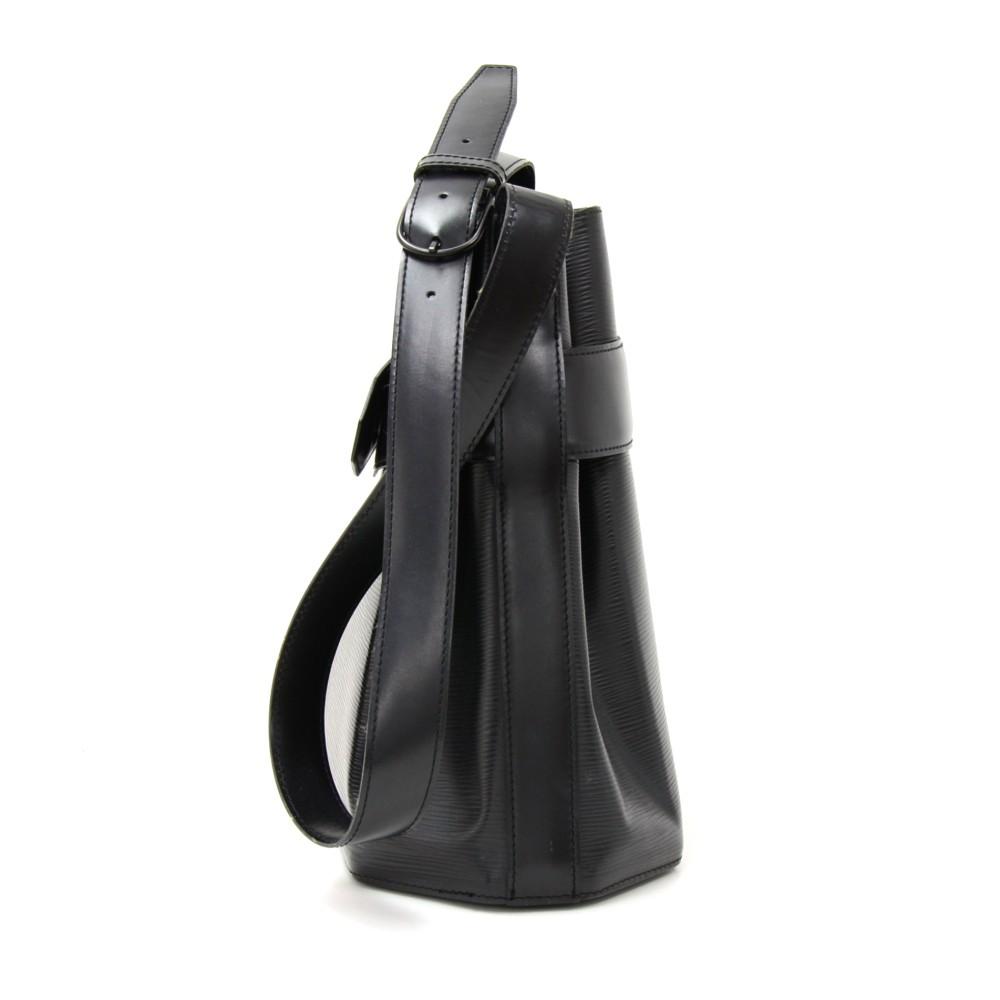 sac d'epaule pm epi leather shoulder bag