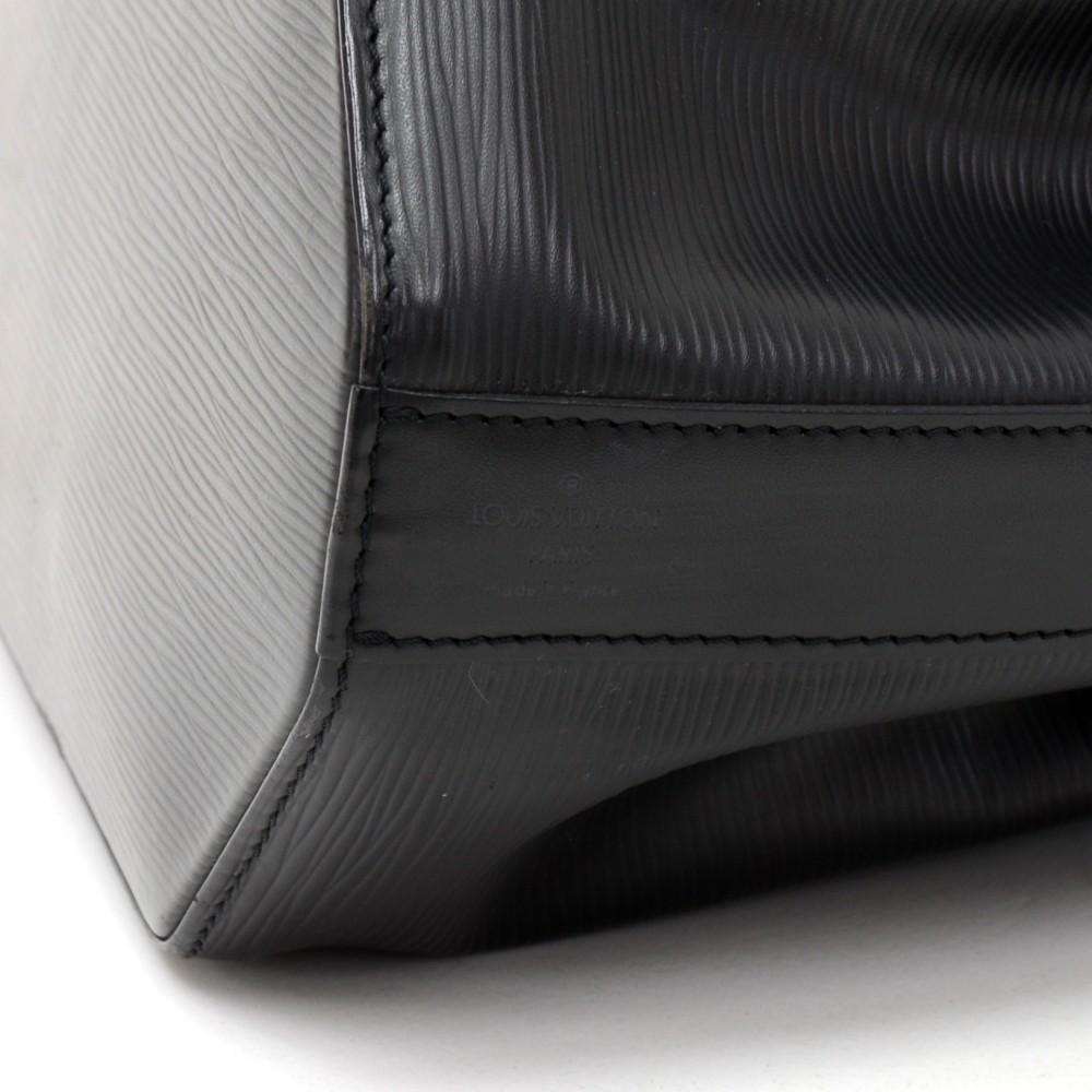 sac d'epaule pm epi leather shoulder bag