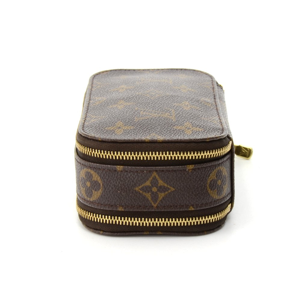 trousse blush pm monogram canvas cosmetic case