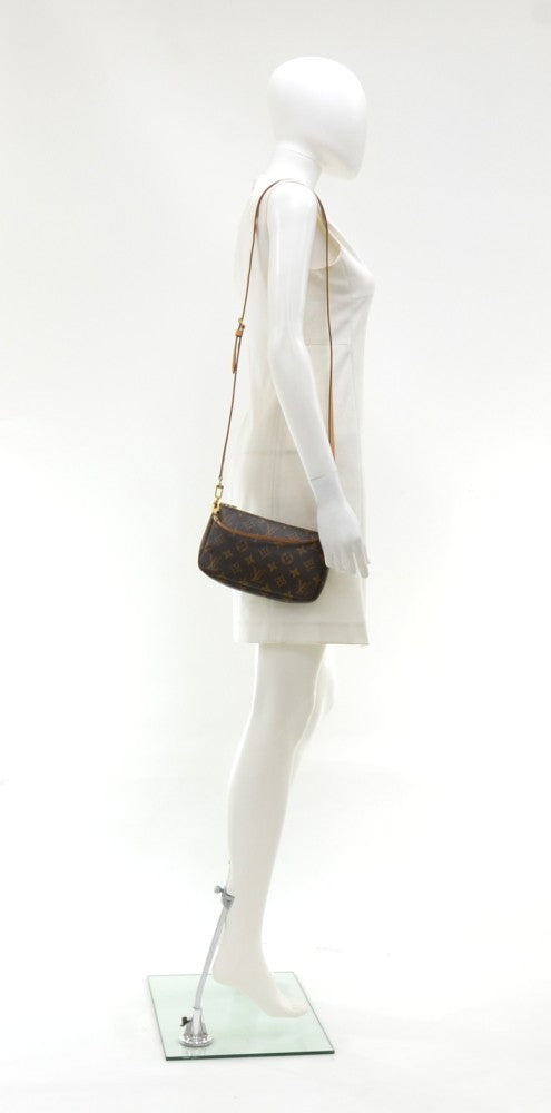 pochette accessories monogram canvas shoulder bag