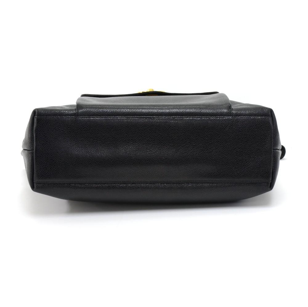 large caviar leather shoulder bag