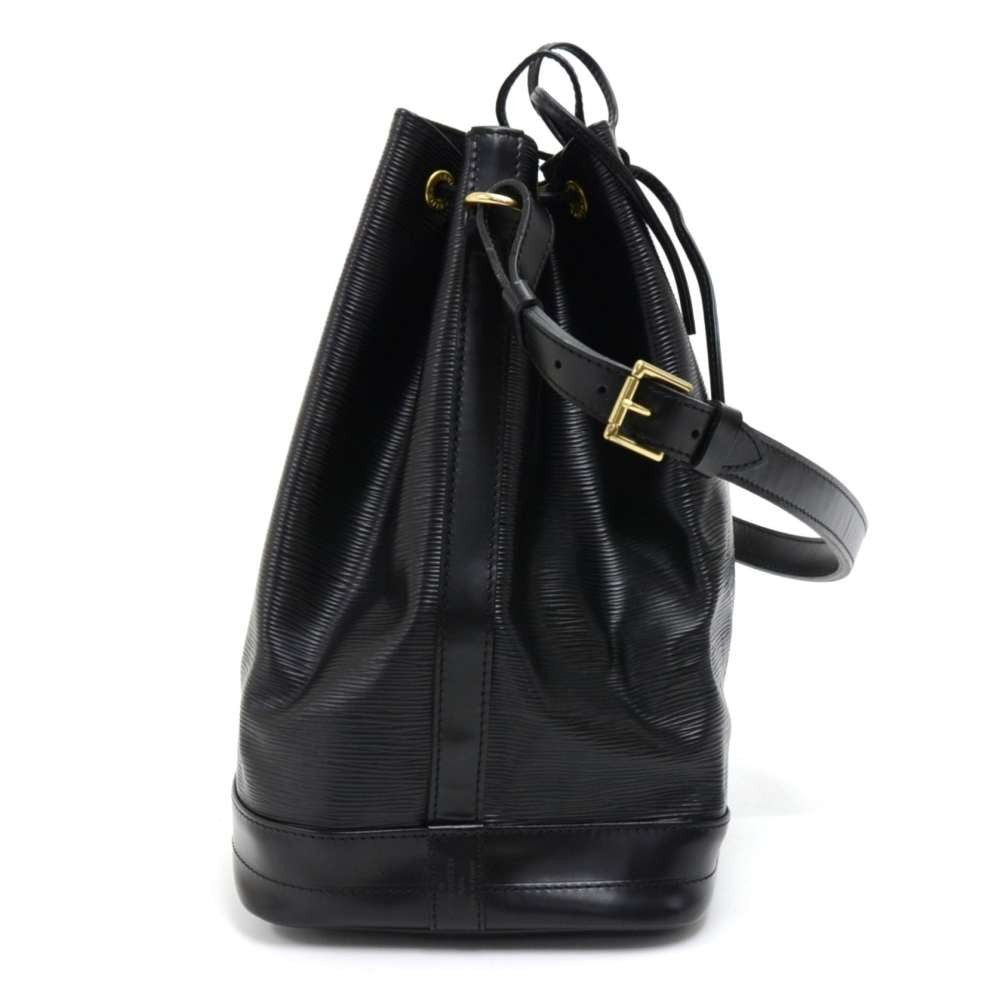 large noe epi leather shoulder bag