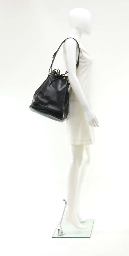 large noe epi leather shoulder bag