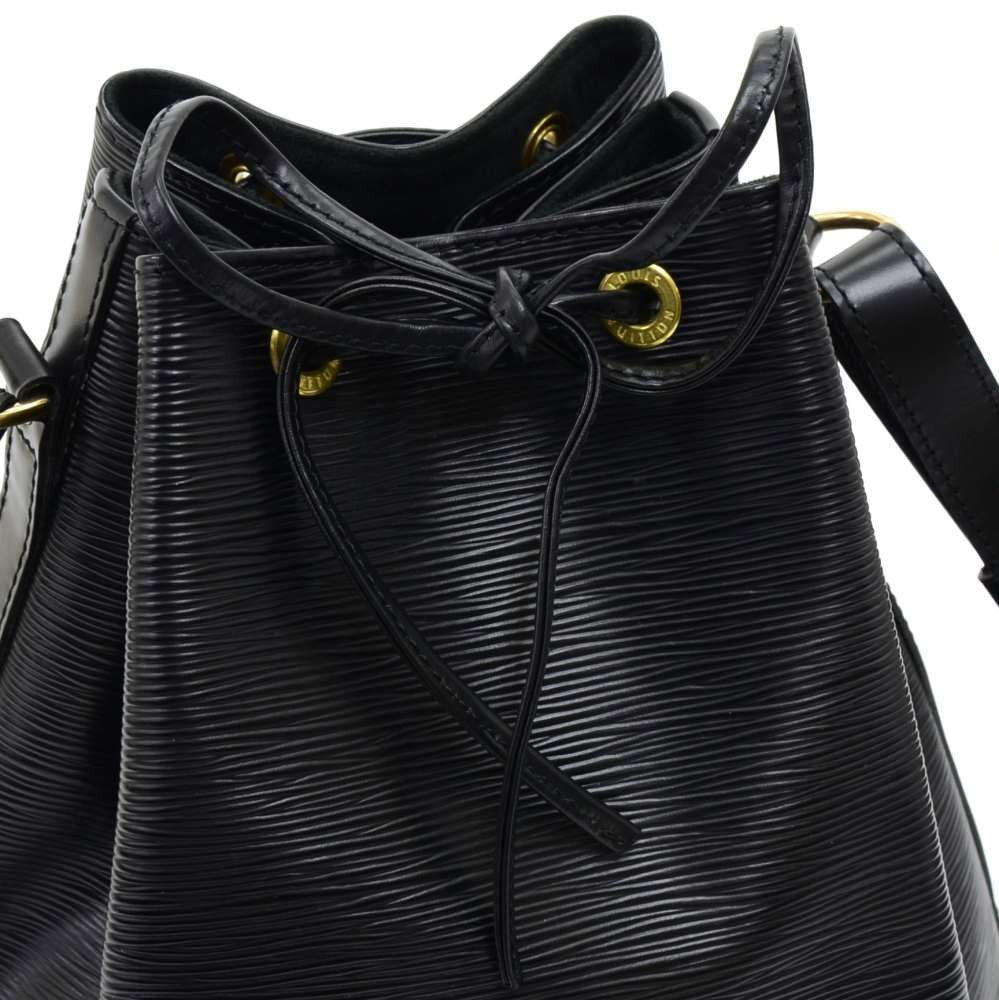 large noe epi leather shoulder bag