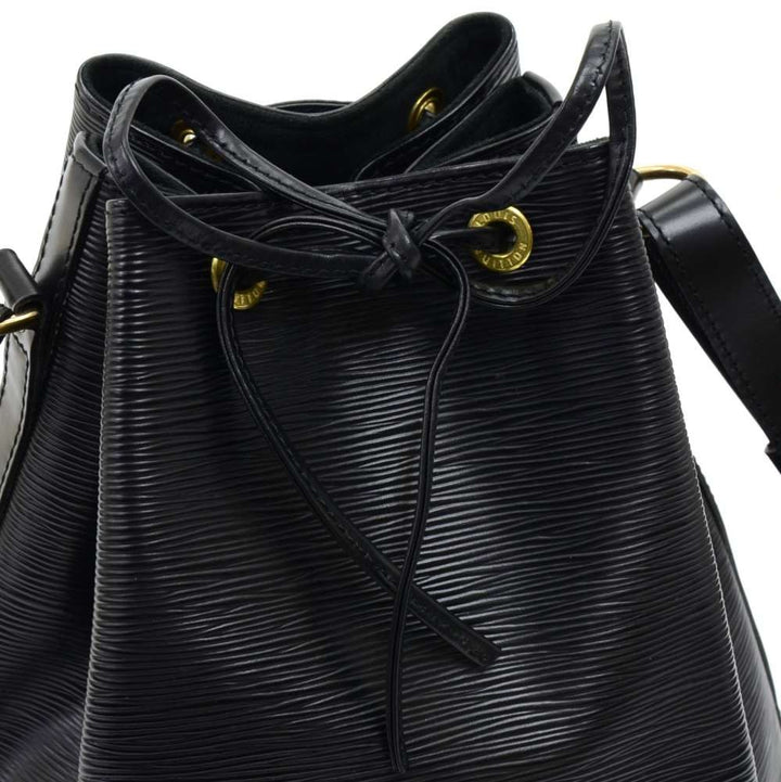 large noe epi leather shoulder bag