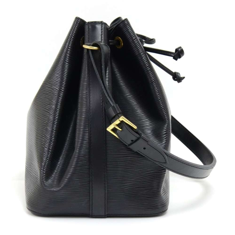 petit noe black epi leather bag