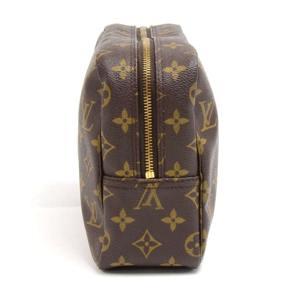 trousse toilette 28 monogram canvas cosmetic pouch