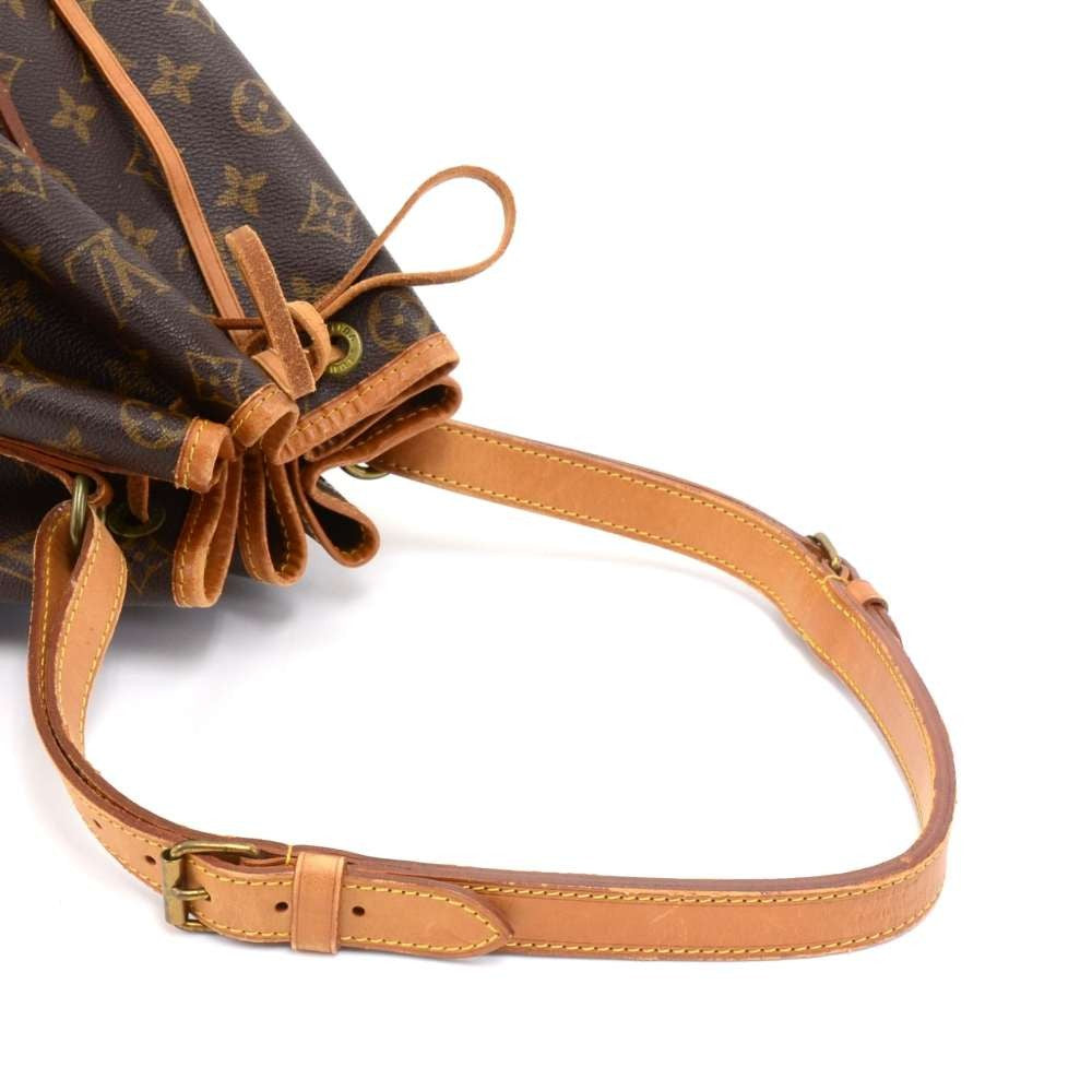 noe monogram canvas large shoulder bag