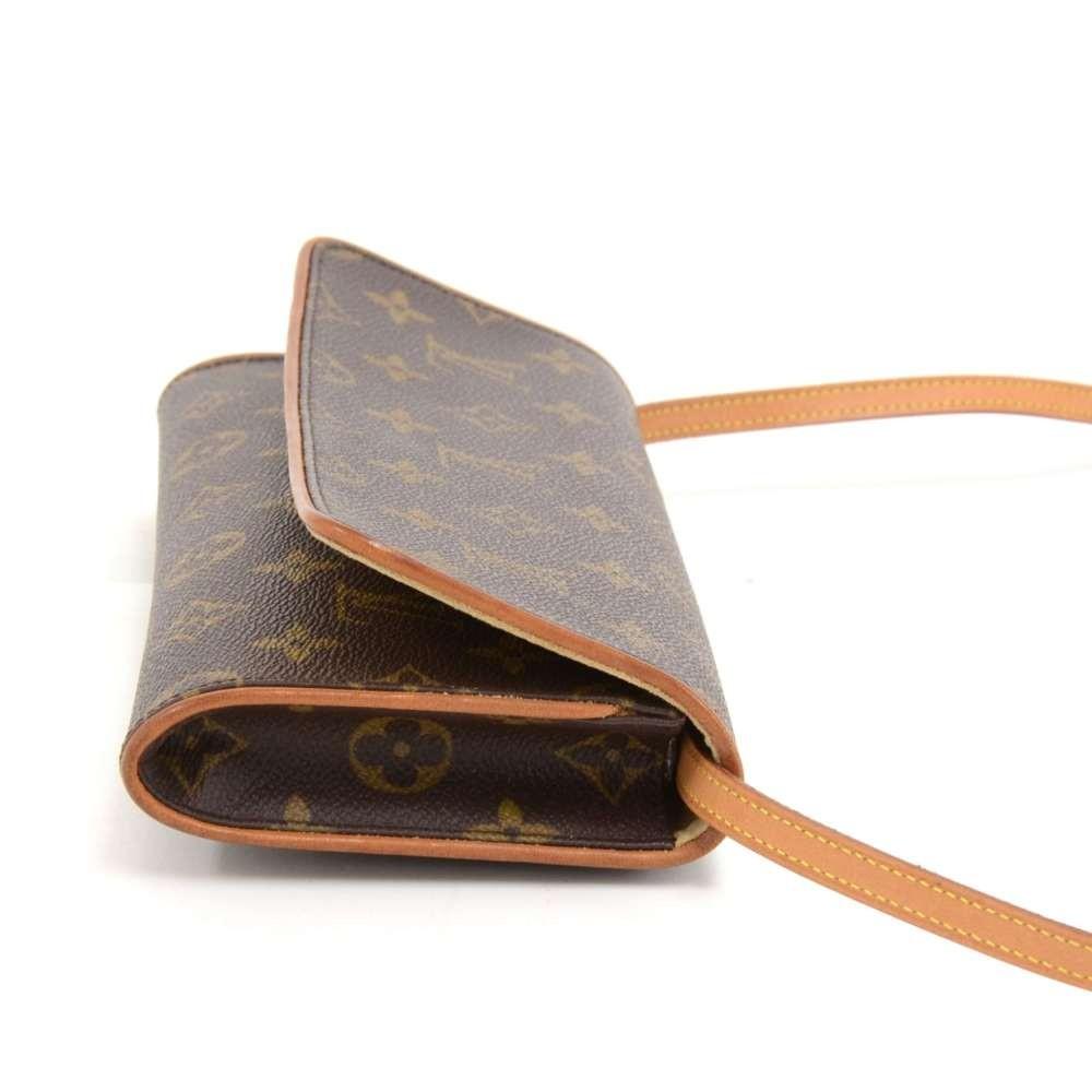 pochette twin gm monogram canvas shoulder bag