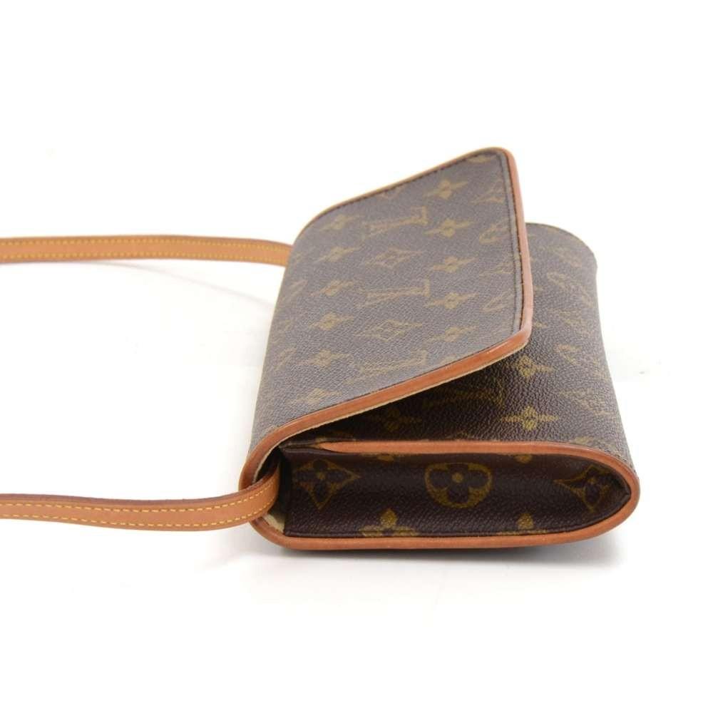 pochette twin gm monogram canvas shoulder bag