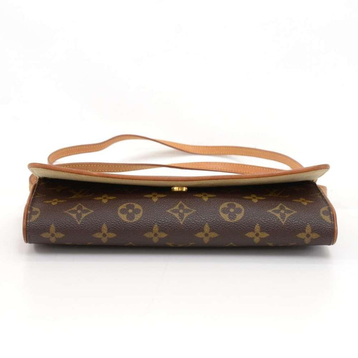 pochette twin gm monogram canvas shoulder bag