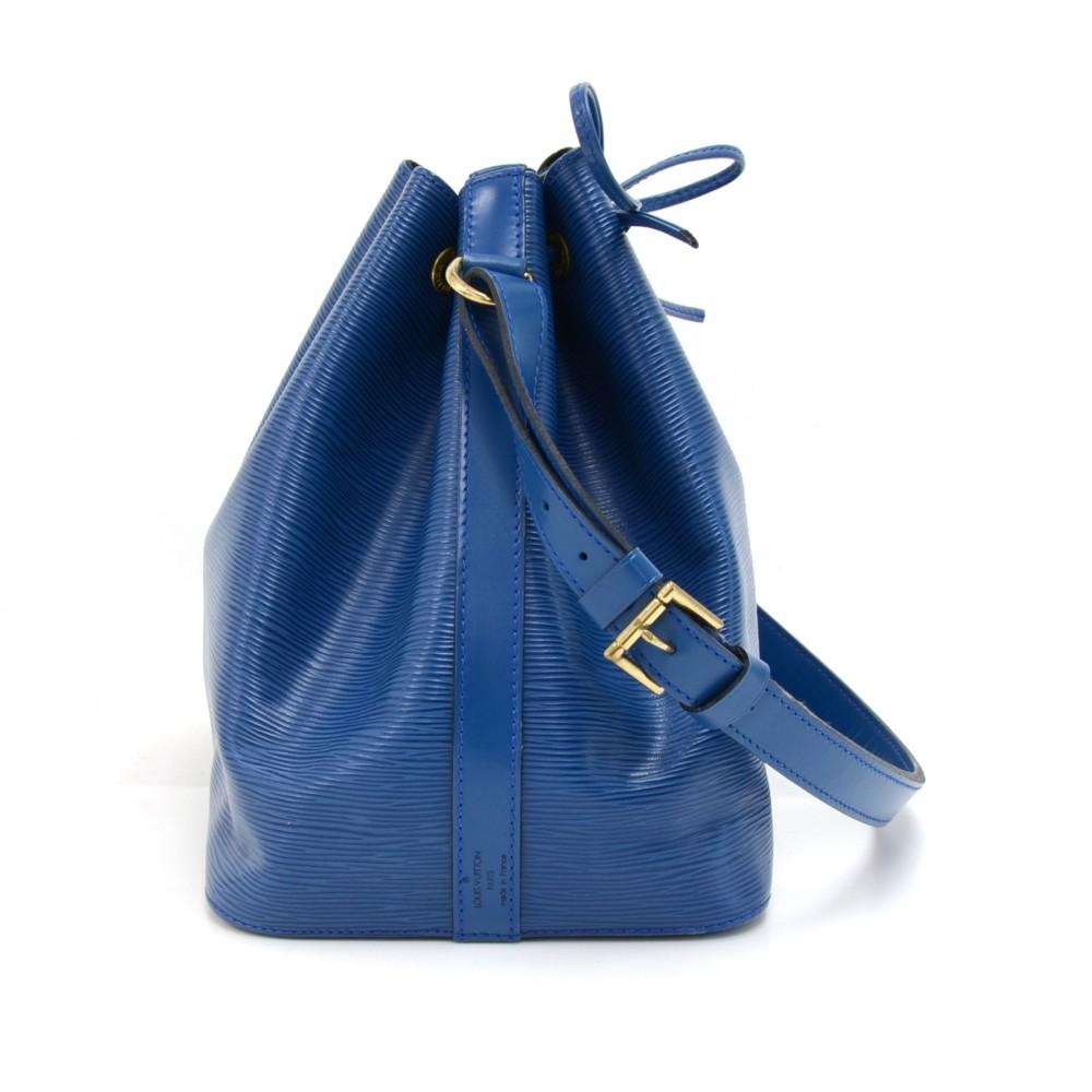 petit noe blue epi leather bag